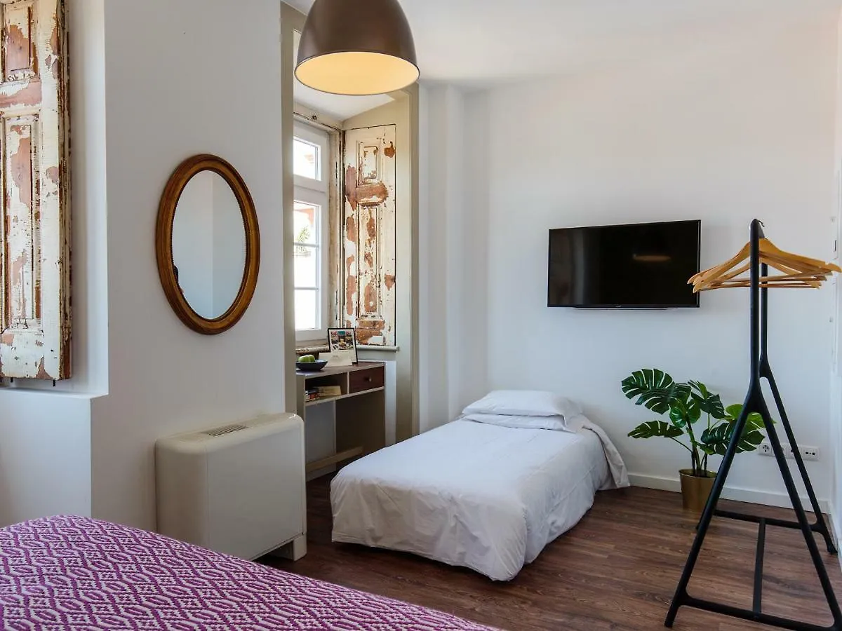 The Indy House - Rooms & Apartments Lisboa Bed & Breakfast