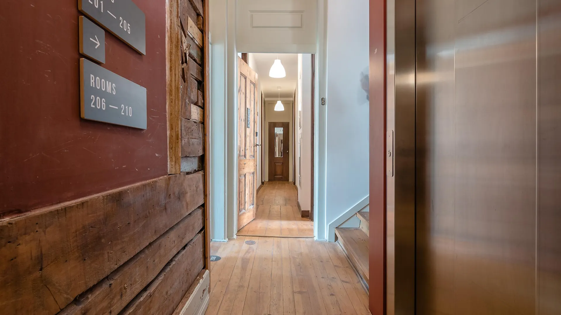 Bed & Breakfast The Indy House - Rooms & Apartments Lisbon