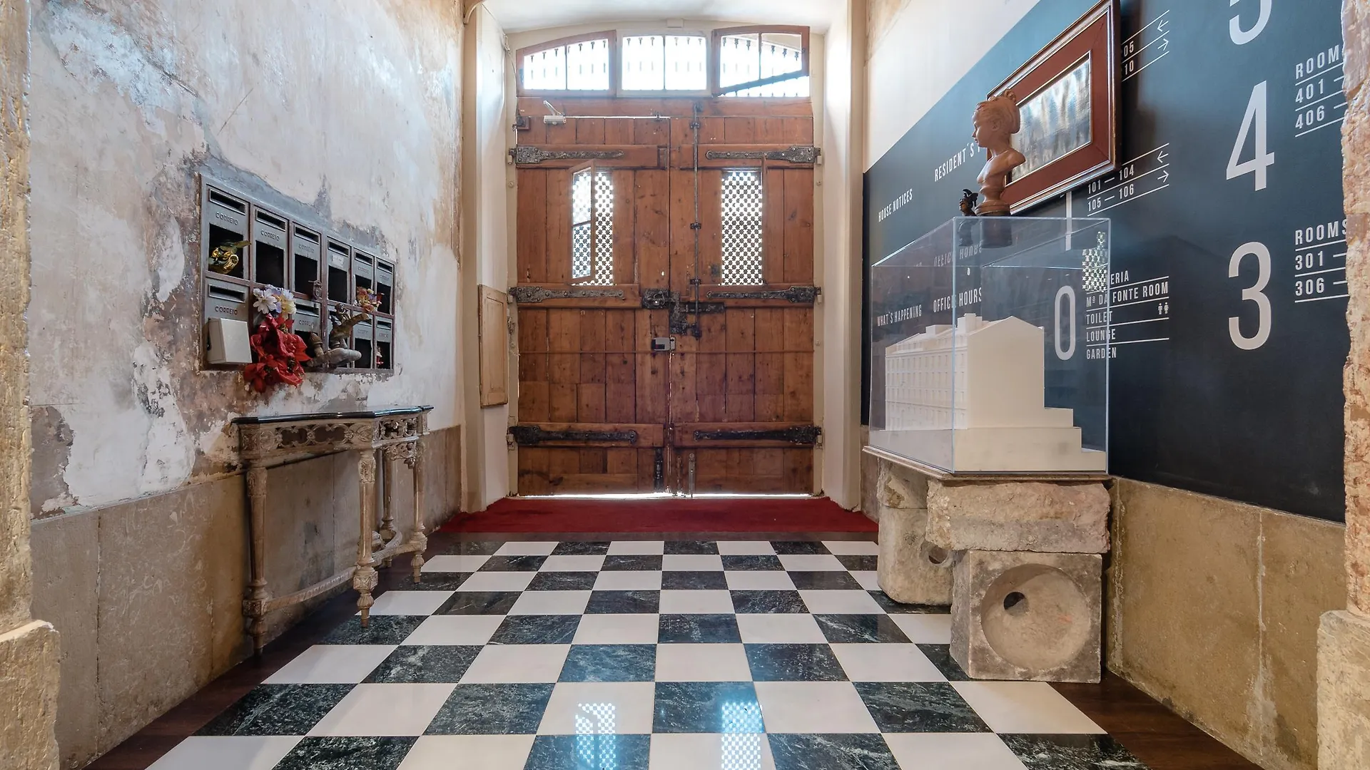 The Indy House - Rooms & Apartments Lisbon Bed & Breakfast